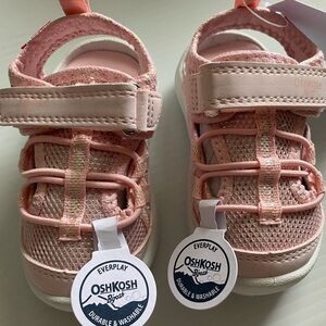 Oshkosh Bgosh Girls Sandals Size 4T BRAND NEW